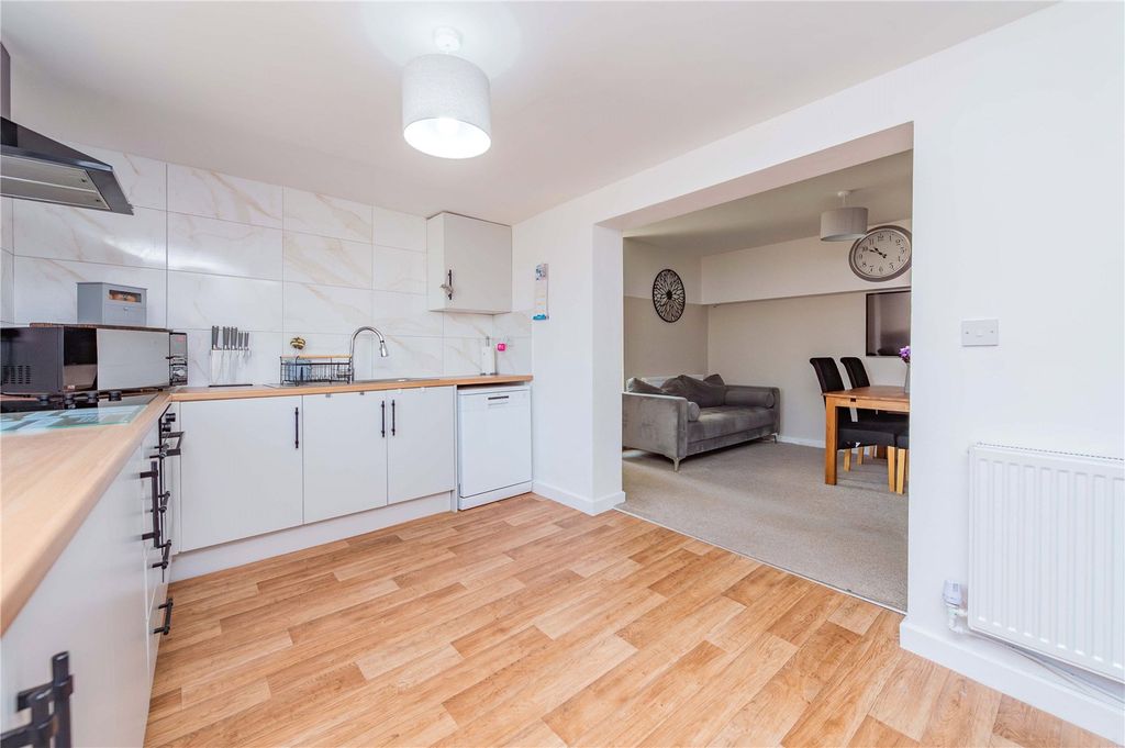 Property photo 1 of 40 Picture No. 25