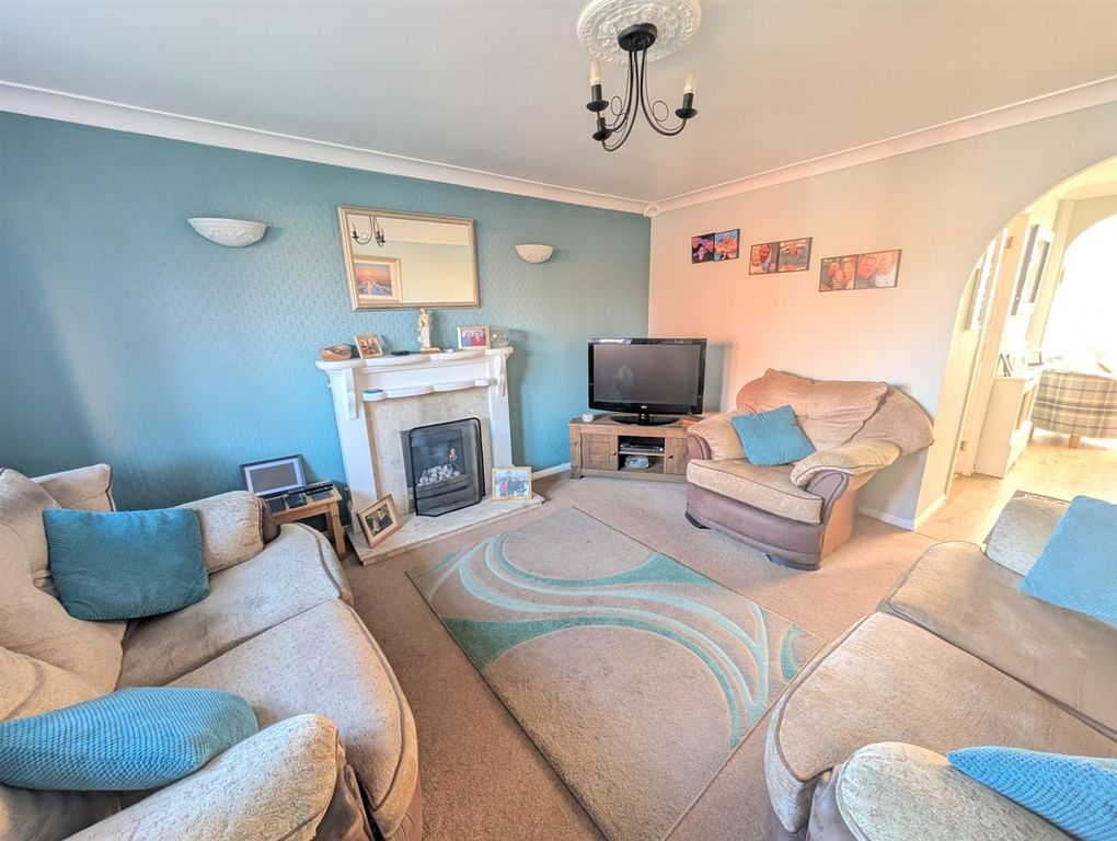 Property photo 1 of 17 Lounge A