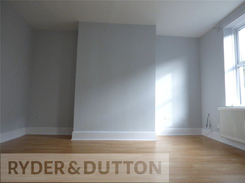 Property photo 2 of 15 Lounge