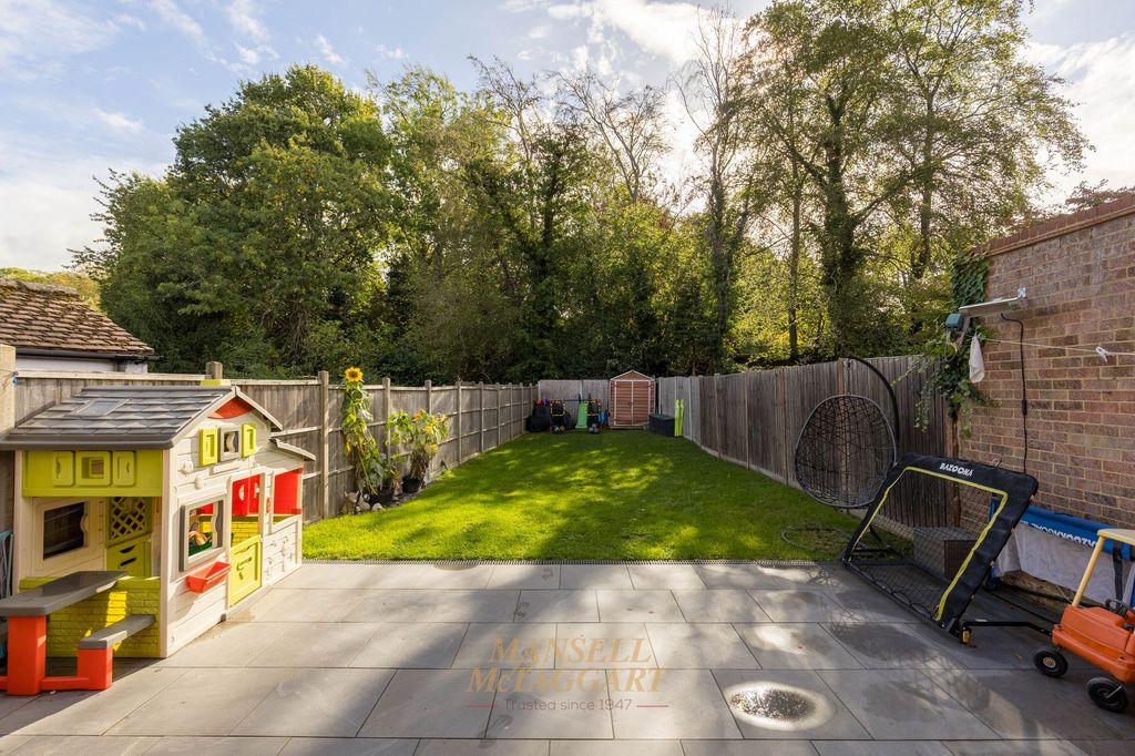 Property photo 2 of 22