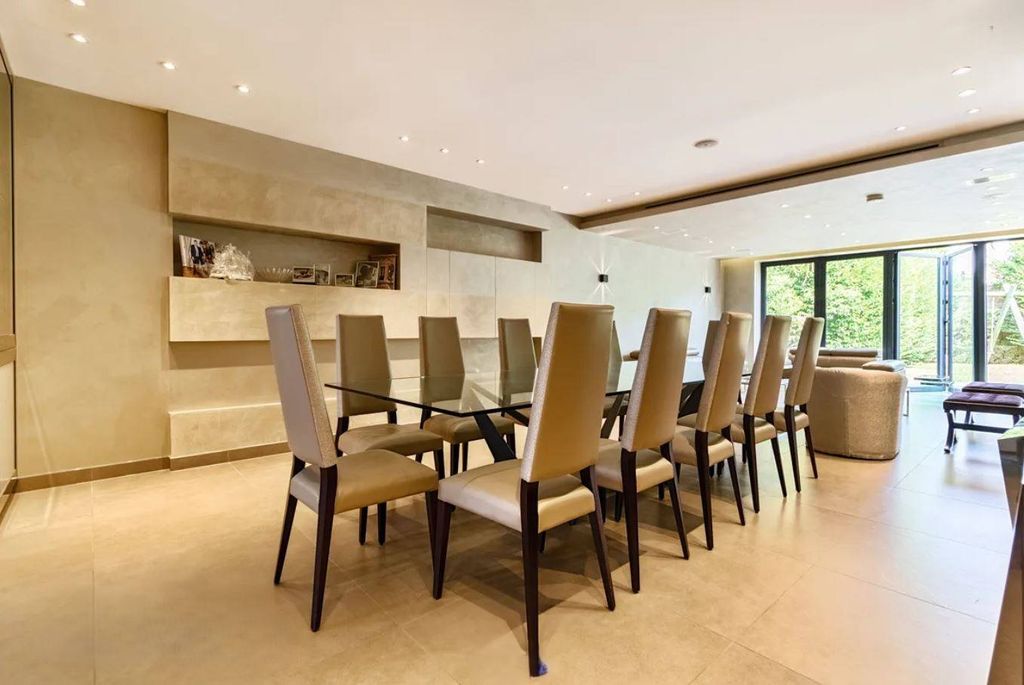 Property photo 3 of 16 Gallery