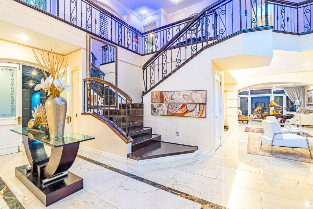 Property photo 3 of 36 Hp1705658