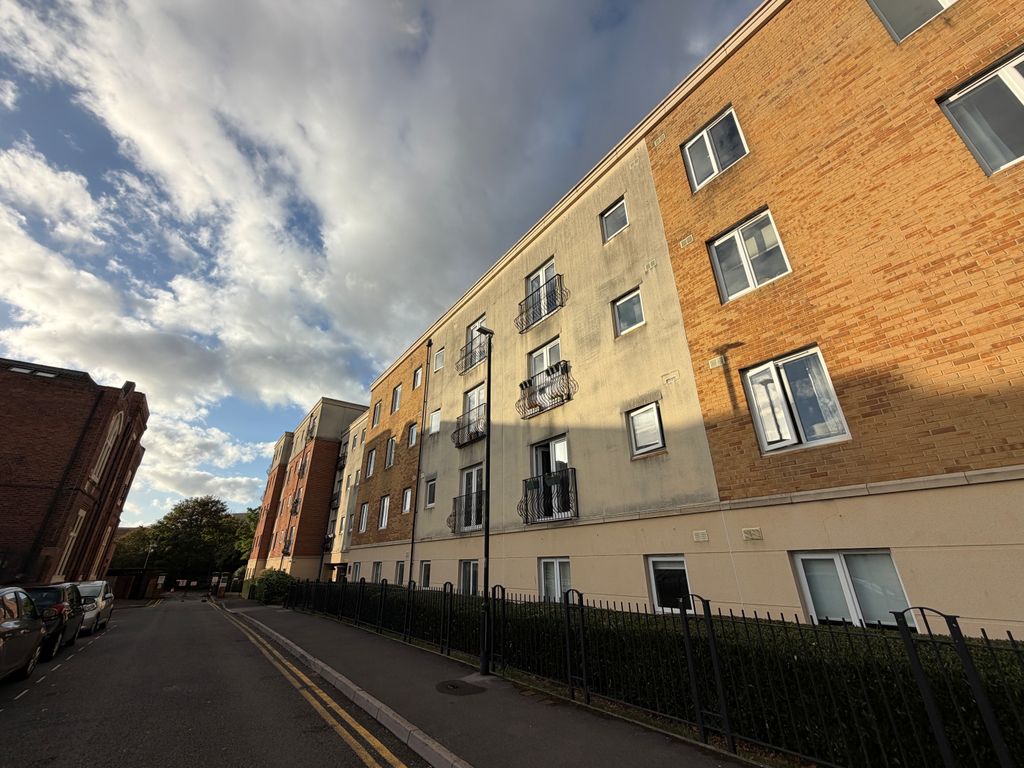 Property photo 1 of 9