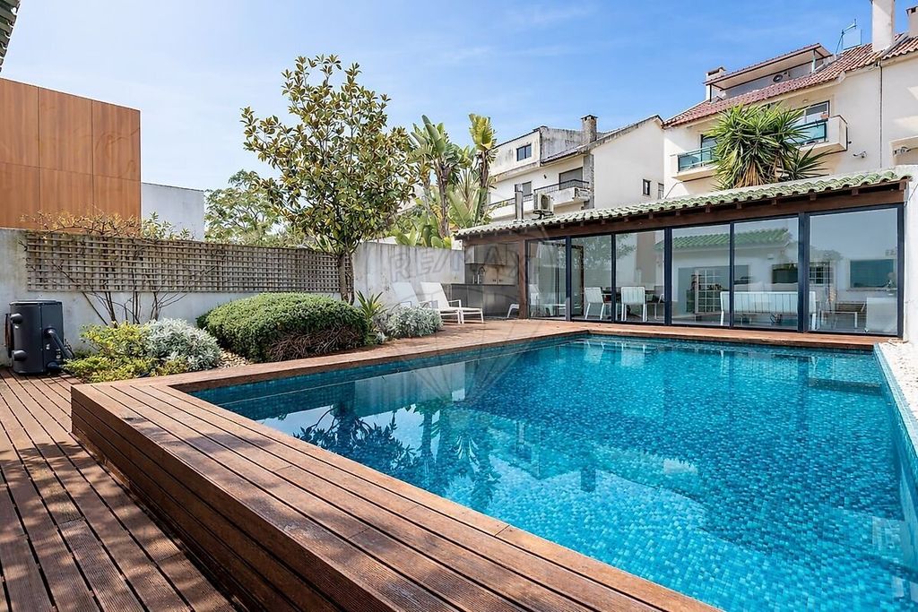 Property photo 2 of 50