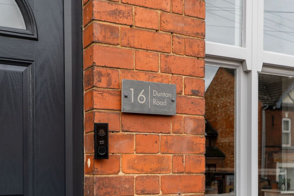 Property photo 2 of 36