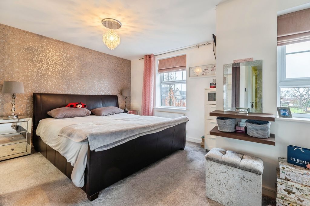 Property photo 3 of 20 Bedroom One