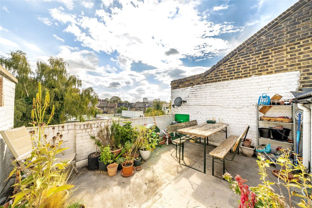 Property photo 2 of 9 Roof Terrace