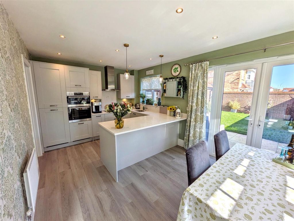 Property photo 2 of 18 Kitchen / Dining Room