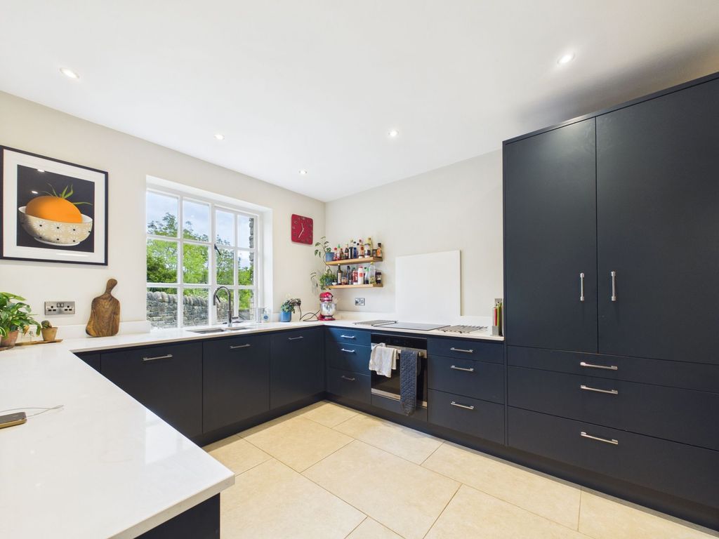Property photo 3 of 73