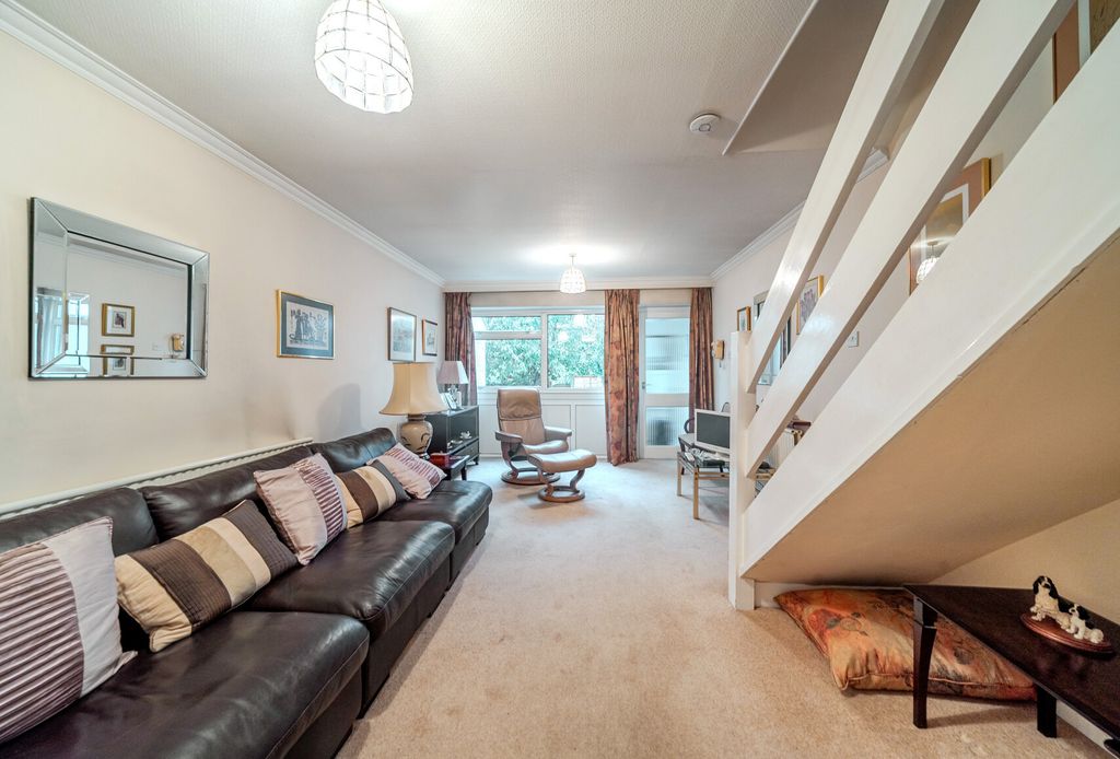 Property photo 2 of 10 1537677-13-1A15E7...