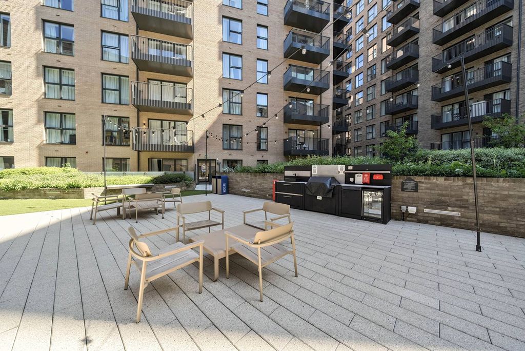 Property photo 1 of 29