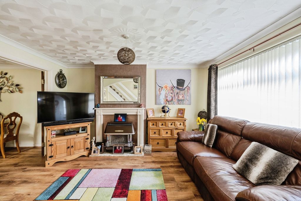 Property photo 2 of 31 Pbox-Img.Jpg