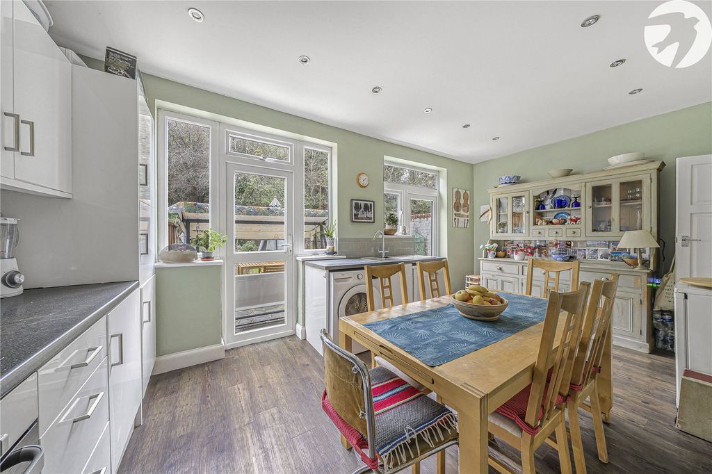 Property photo 3 of 24 Picture 3