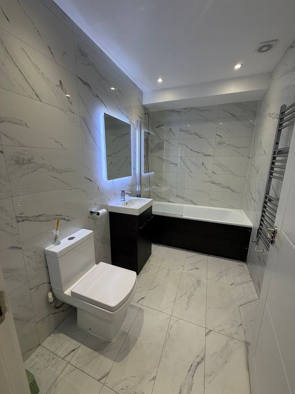 Property photo 3 of 9 Family Bath 
