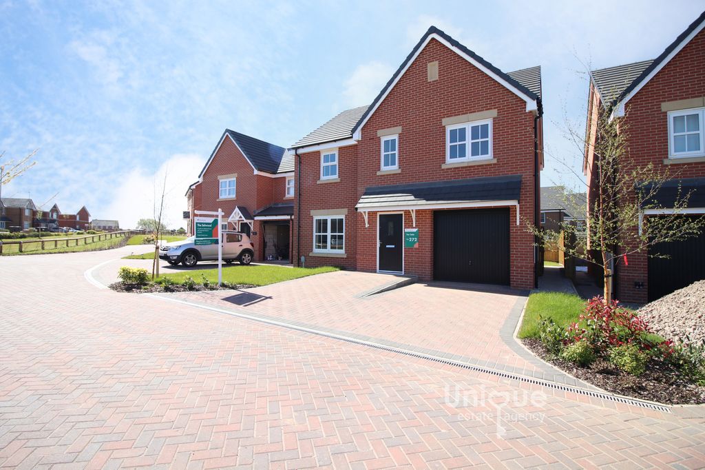 Property photo 1 of 32