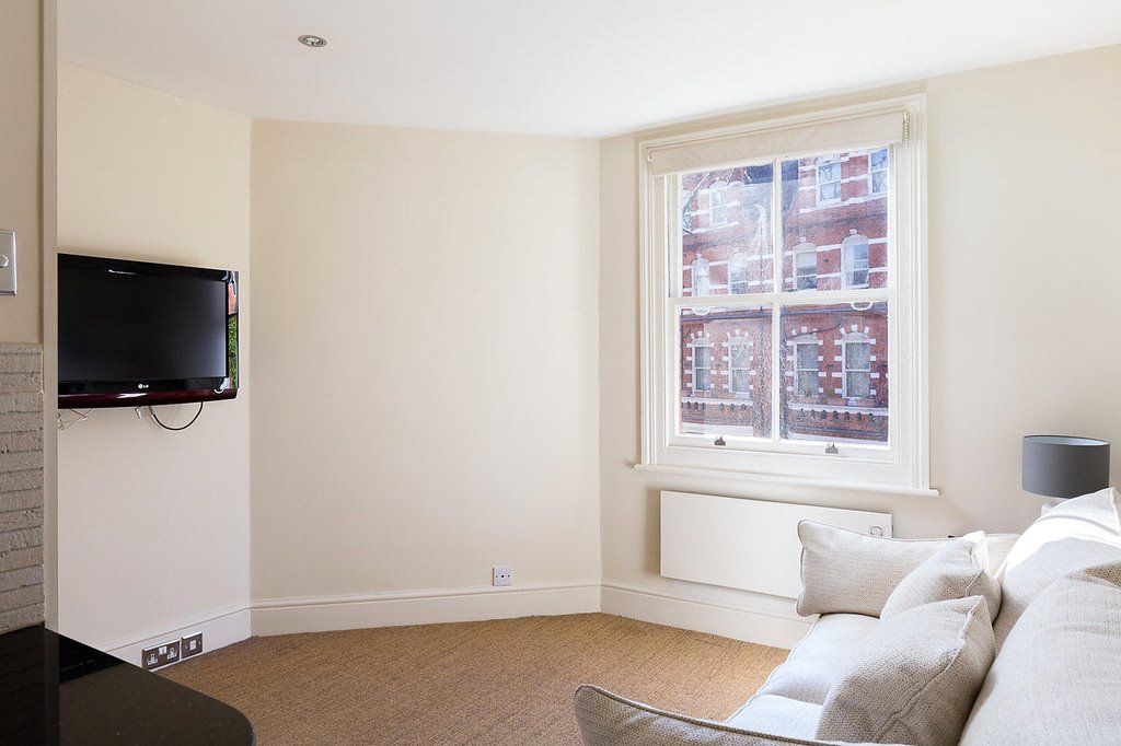 Property photo 3 of 6 Studio Room