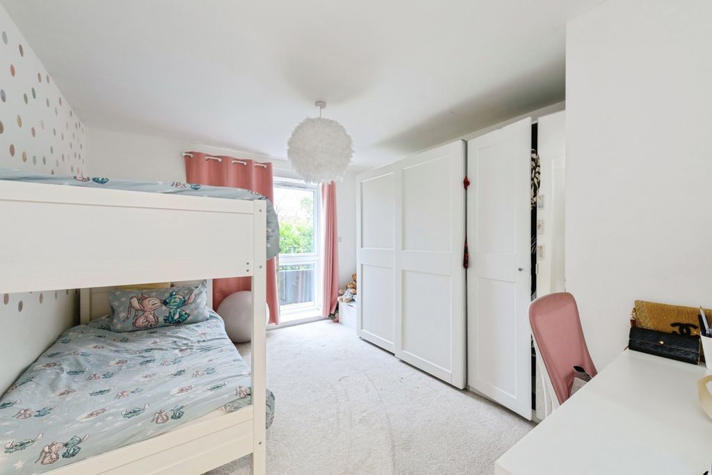 Additional image 6 of 2 bed flat for saleFairdene Road, Coulsdon CR5