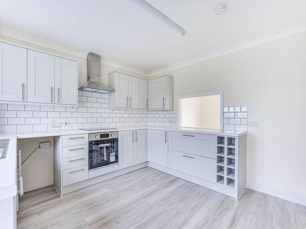 Property photo 3 of 20 Kitchen 1