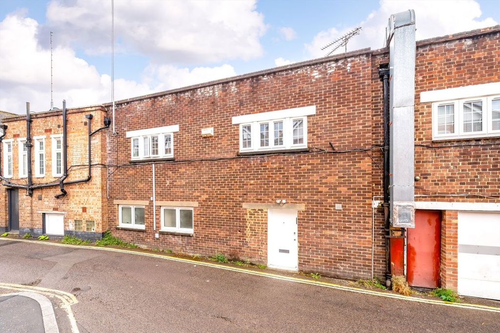 Property photo 1 of 5