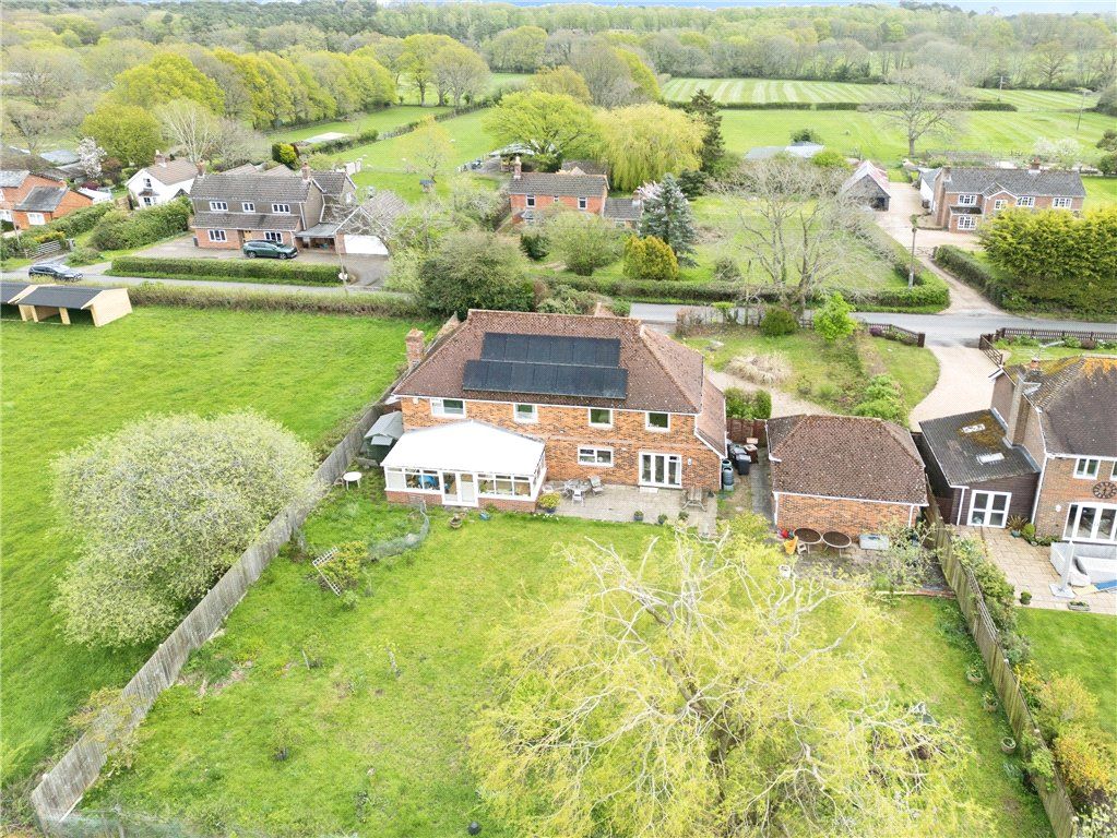 Property photo 2 of 17 Picture No. 27