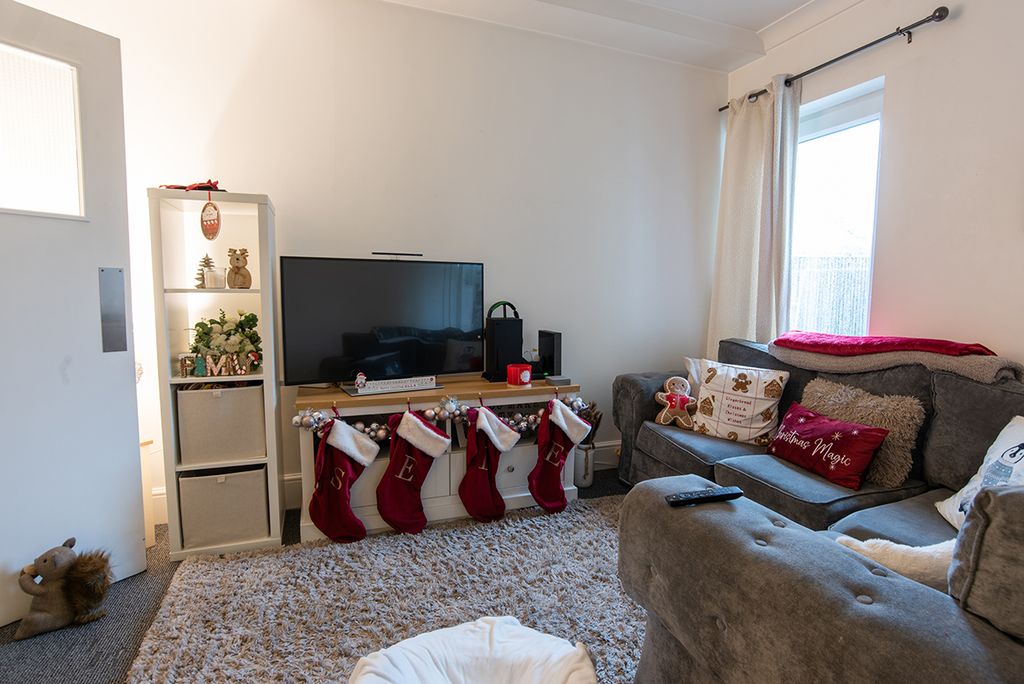 Property photo 3 of 25