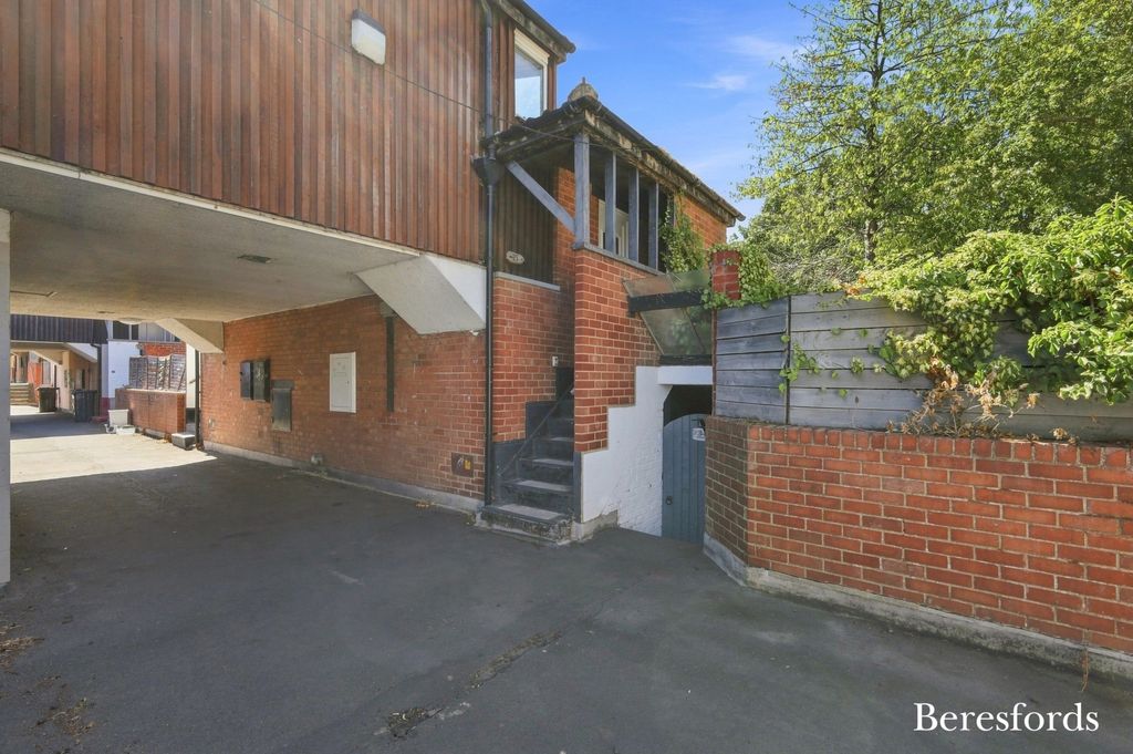 Property photo 2 of 15 Picture No. 12