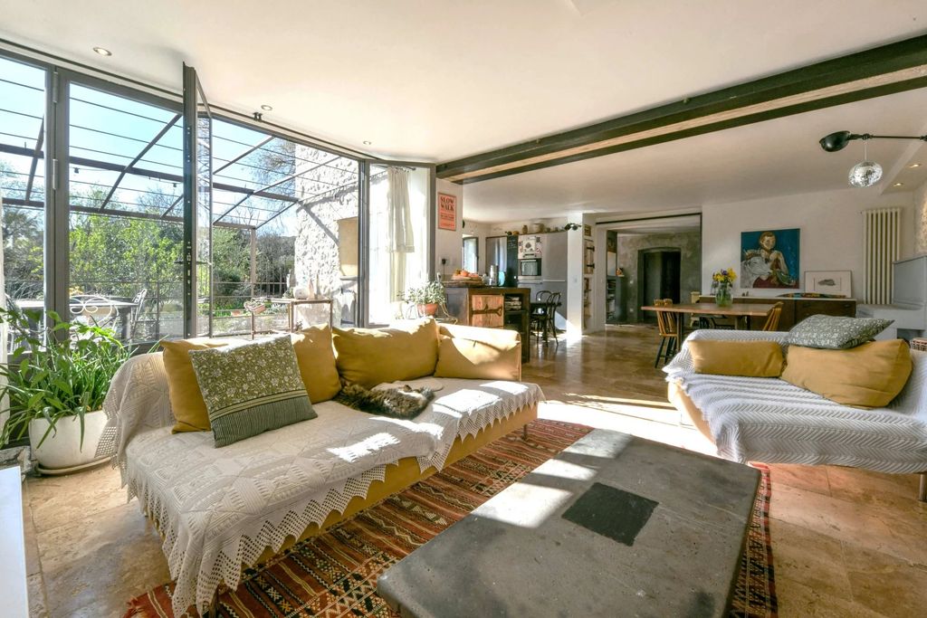 Property photo 2 of 46