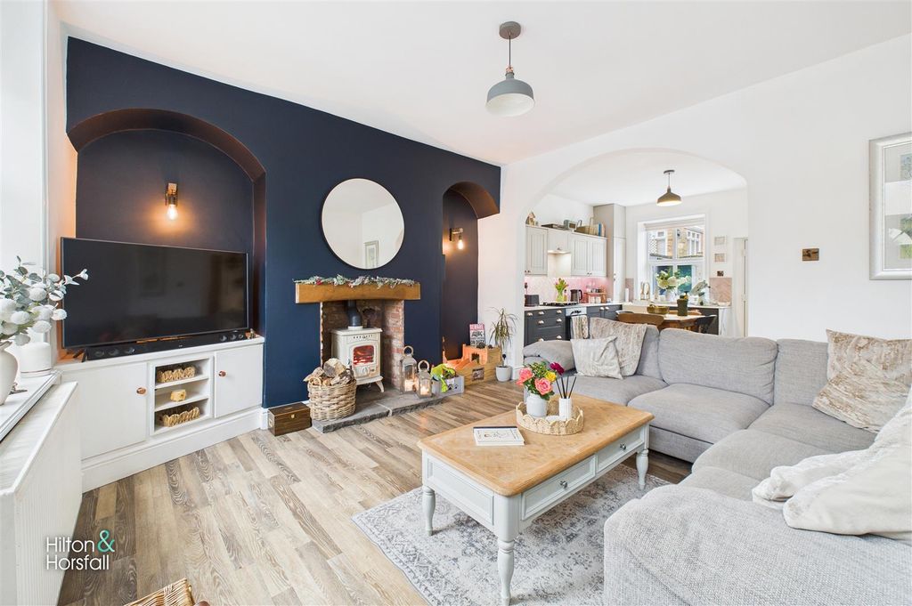 Property photo 2 of 14 Warehouse Lane