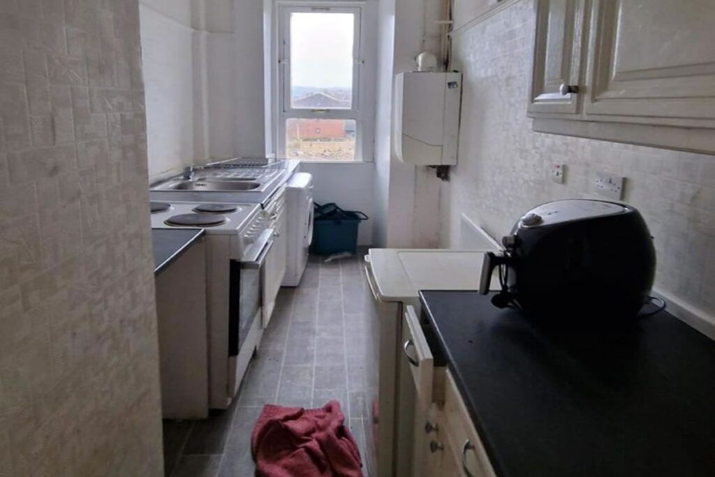 Property photo 3 of 6