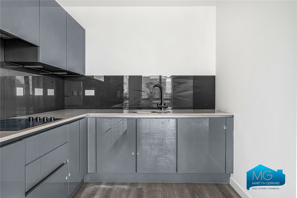 Additional image 12 of 3 bed flat to rentMedawar Drive, London NW7