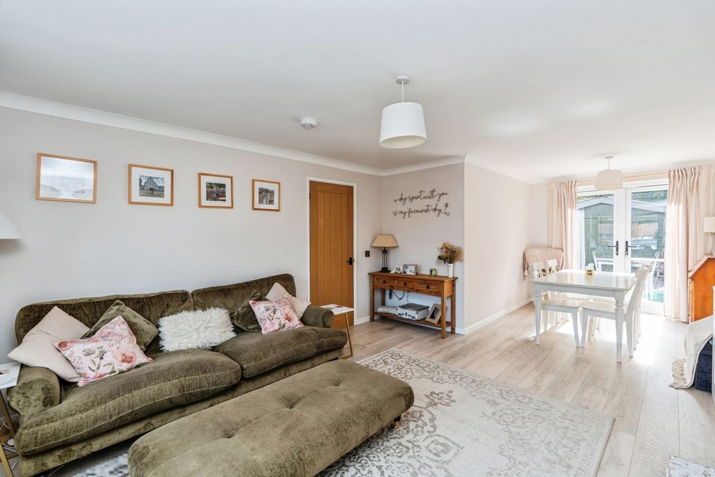 Property photo 3 of 19 Pbox-Img.Jpg