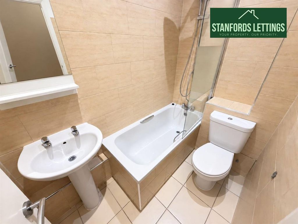 Property photo 3 of 6 Bathroom.Jpg