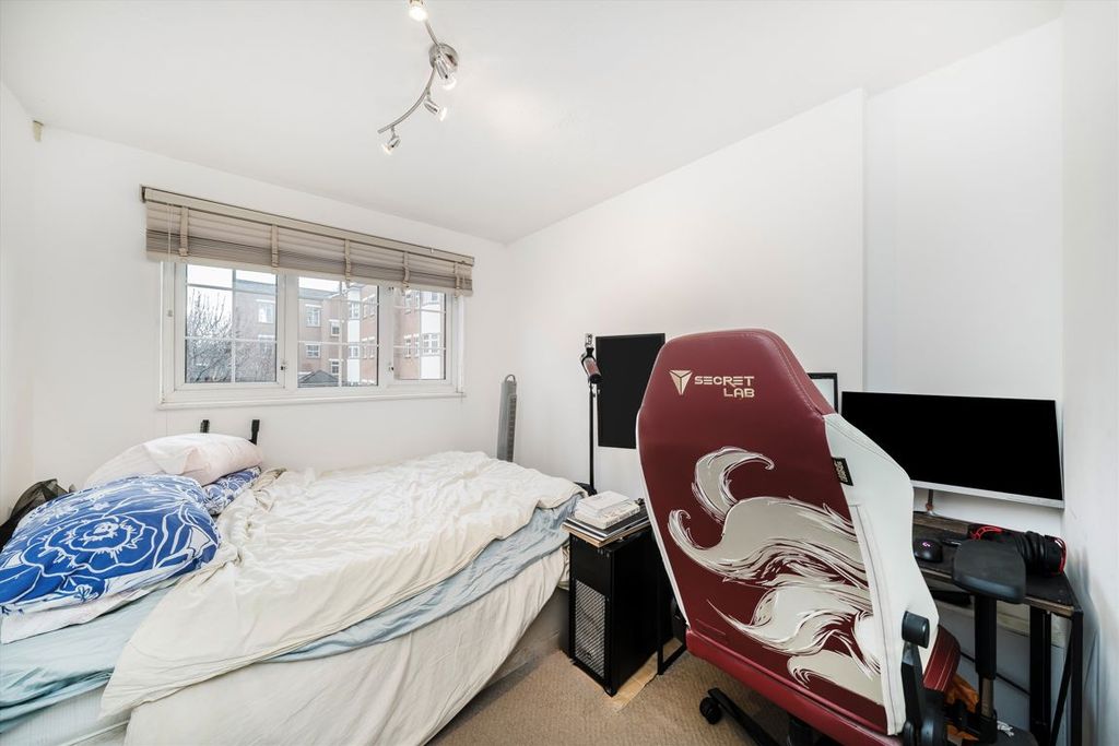 Property photo 3 of 5