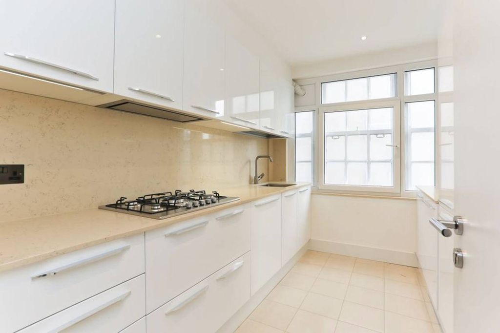 Property photo 1 of 3