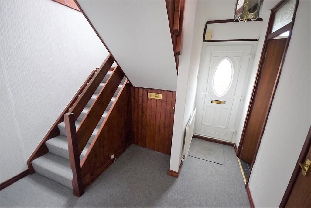 Property photo 3 of 15 Entrance Hallway