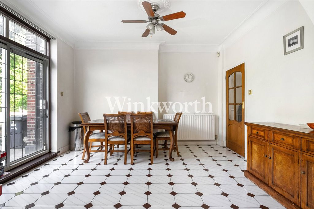 Property photo 3 of 22 Picture No. 19