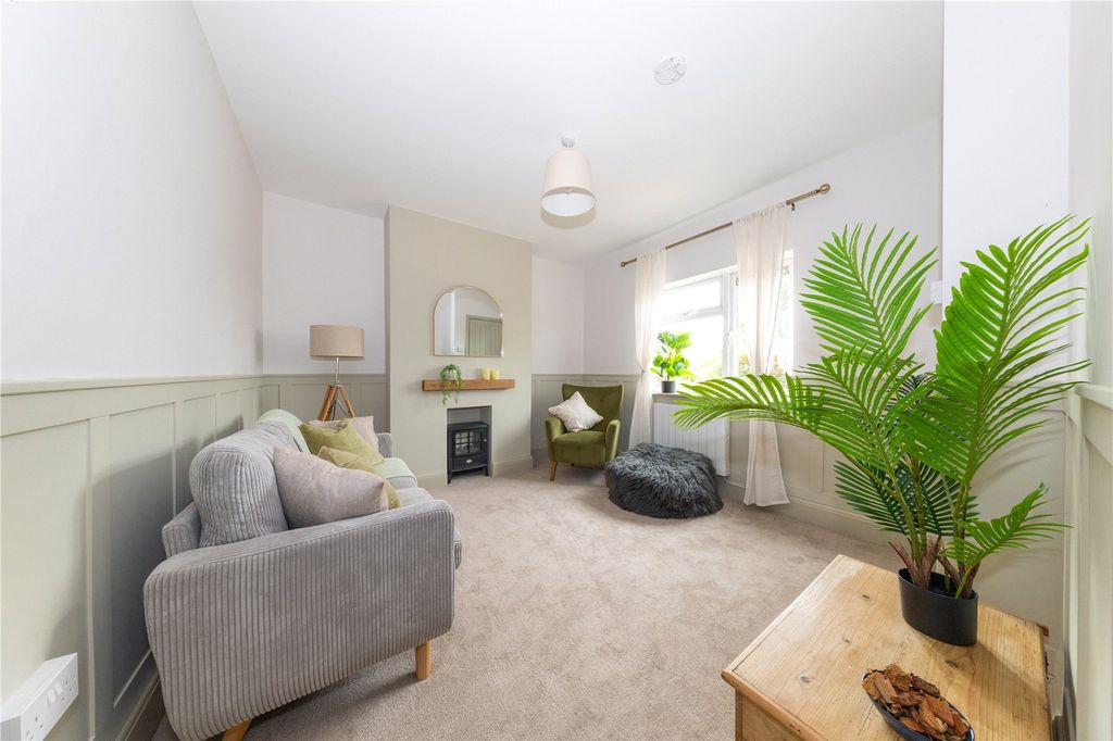 Property photo 3 of 17 Sitting Room