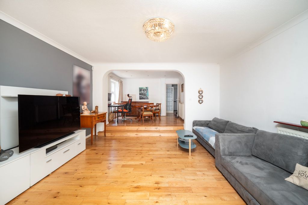 Property photo 3 of 14 5367495