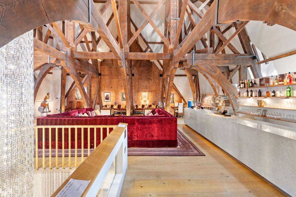 Property photo 2 of 29