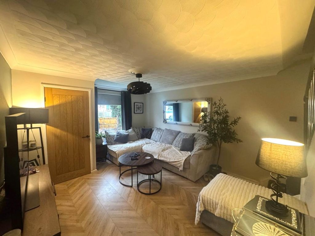 Property photo 2 of 10 242Ae034-688d-4d55-B8Af-F24Be581Fb0E.Jpeg