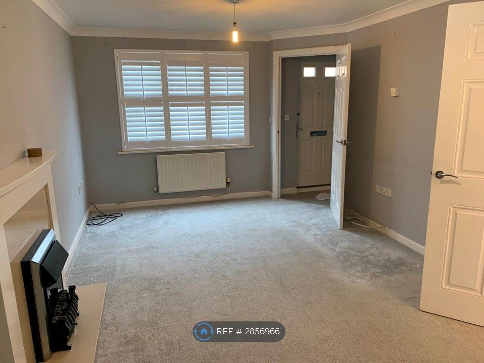 Property photo 3 of 12 Living Room