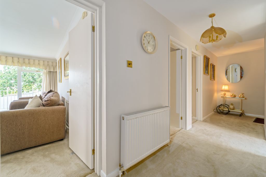 Property photo 3 of 12