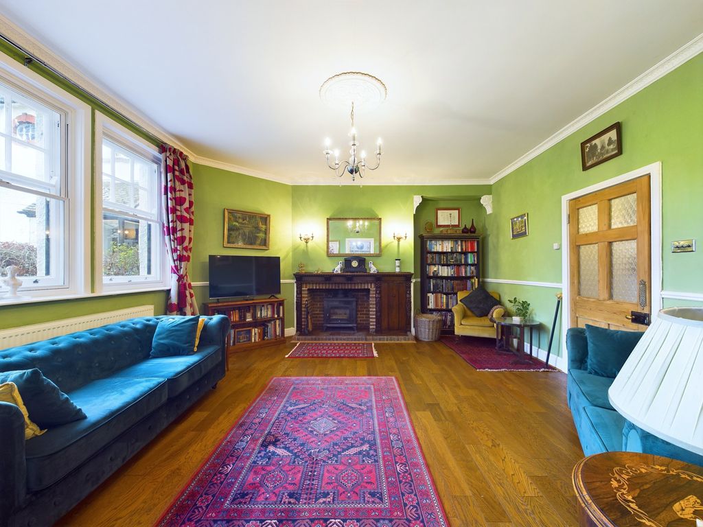 Property photo 2 of 19 10001669-Hr-6