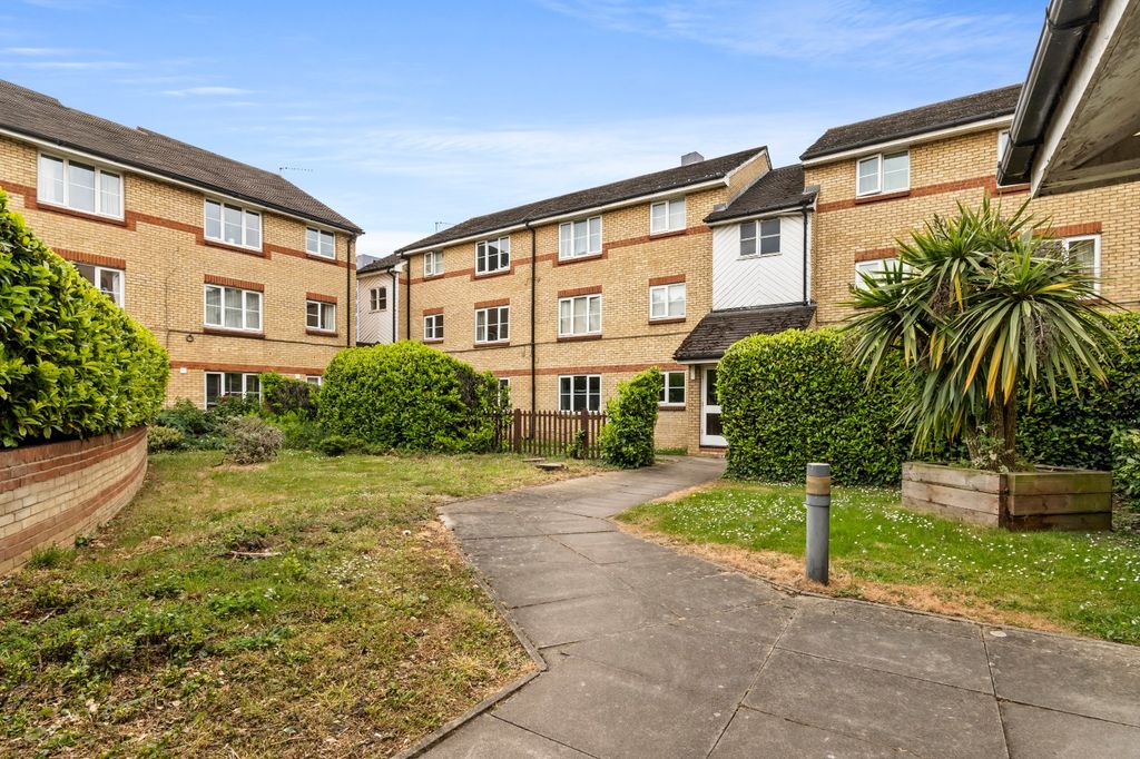 Property photo 2 of 11