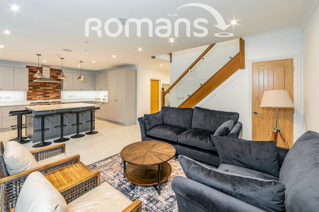 Property photo 3 of 16 Property Image