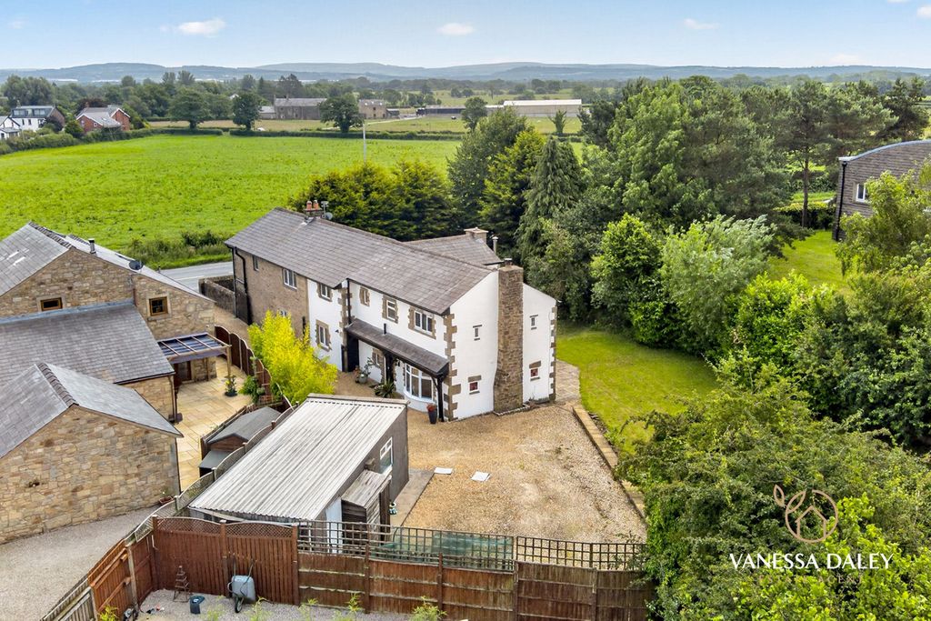 Property photo 1 of 47
