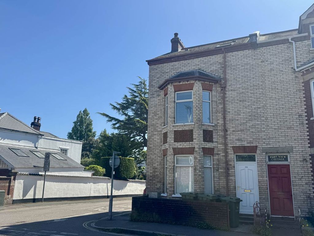 Property photo 2 of 6 External