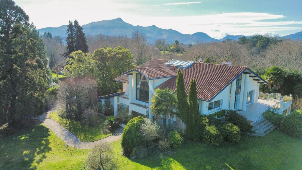 Property photo 1 of 8