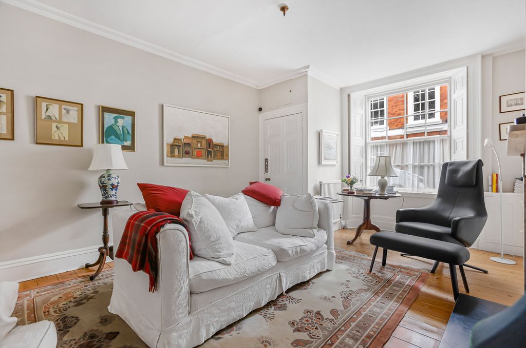 Property photo 2 of 38