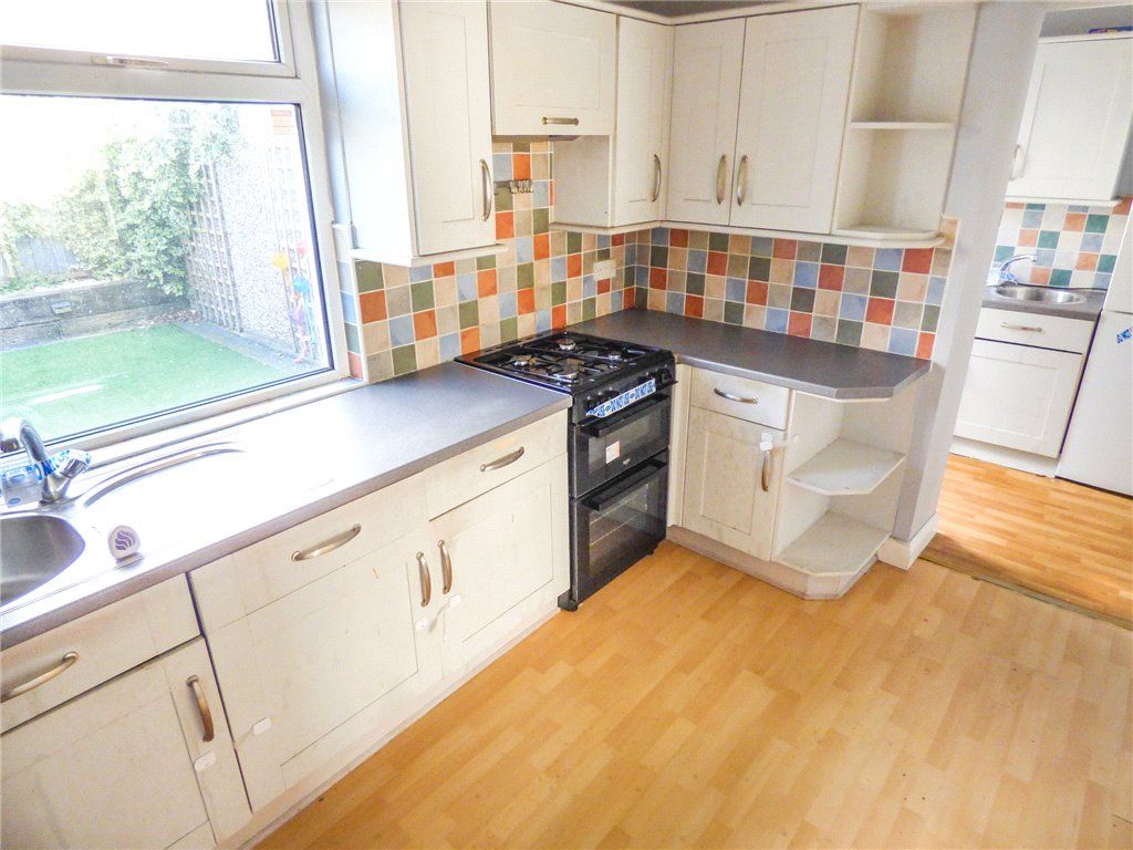Property photo 3 of 14 Kitchen